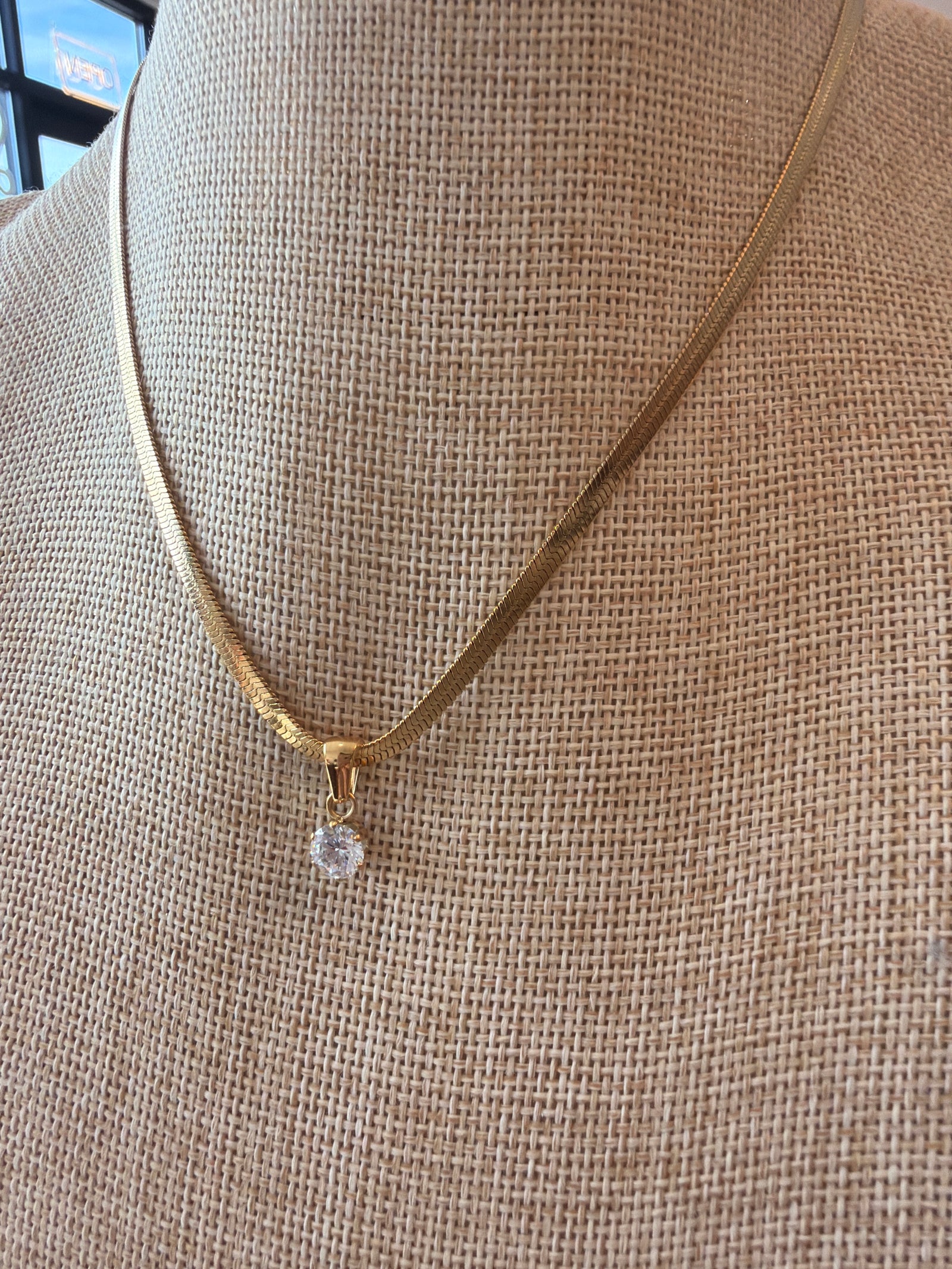 Blanc Necklace
